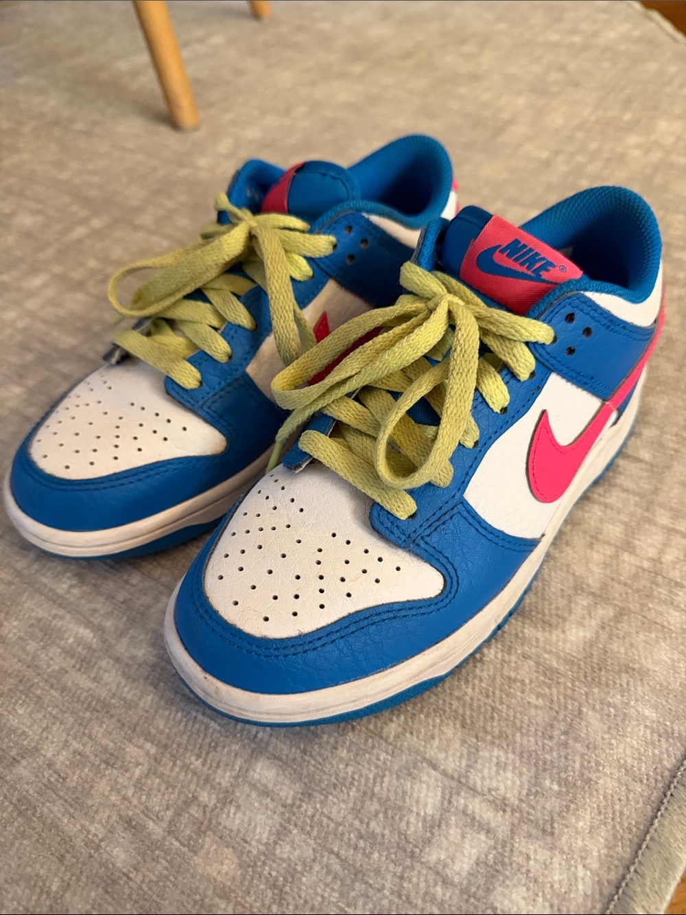 Nike Kids Low-Top Sneakers in Blue, White & Pink with Yellow Laces